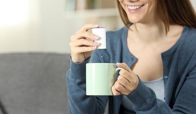 Bijna een vijfde van de koffiedrinkers gebruikt een zoetje in de koffie