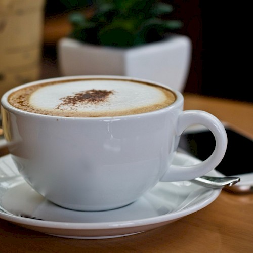 18% van de koffiedrinkers doet bijna altijd of regelmatig een zoetje in de koffie